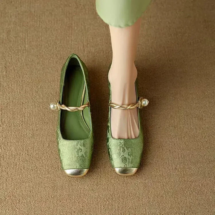 Frieda – Classic Strap Shoes with an Elegant Look